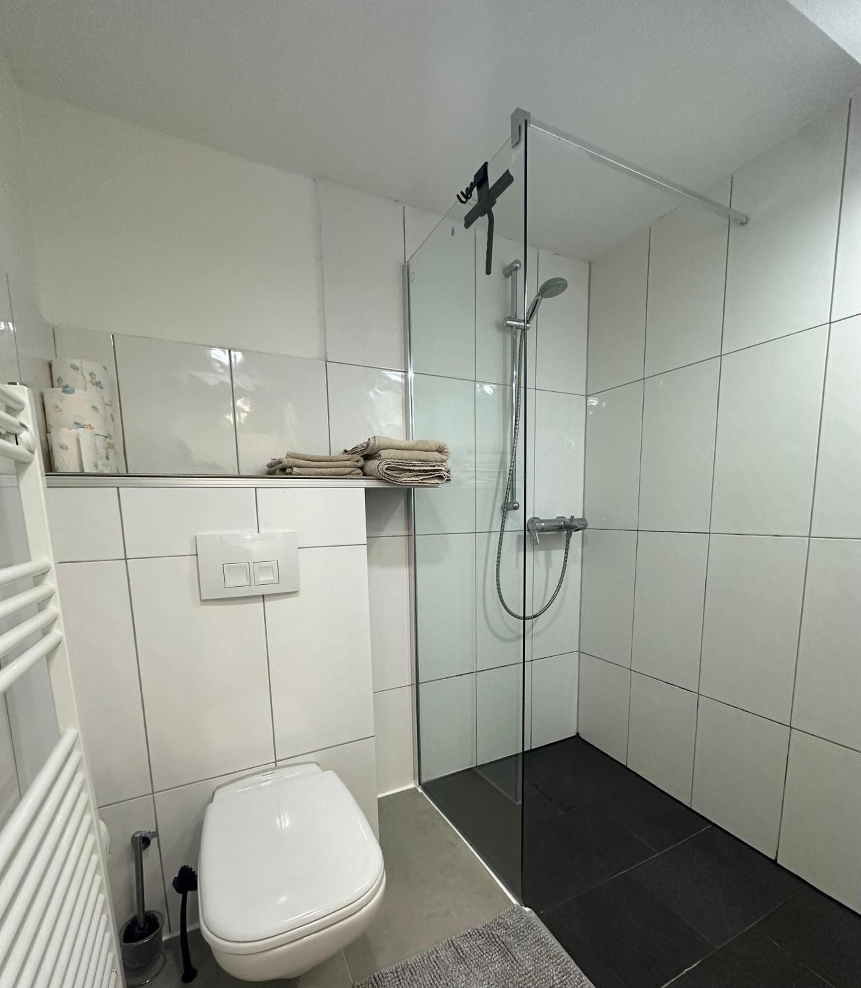Charmante 2 Zimmer Souterrain Hanover Exterior photo